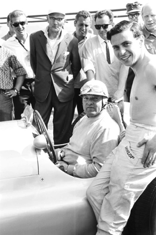 Jim Papote avec Hermann Lang, Pilote Mercedes de la grande époque
Contribution Bob Holland - Facebook